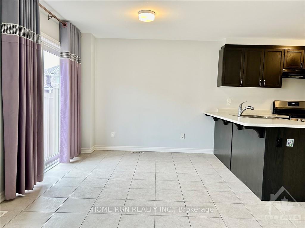 Photo 9 of 1031 Apolune Street, Ottawa, Barrhaven - Half Moon Bay — HOMEH