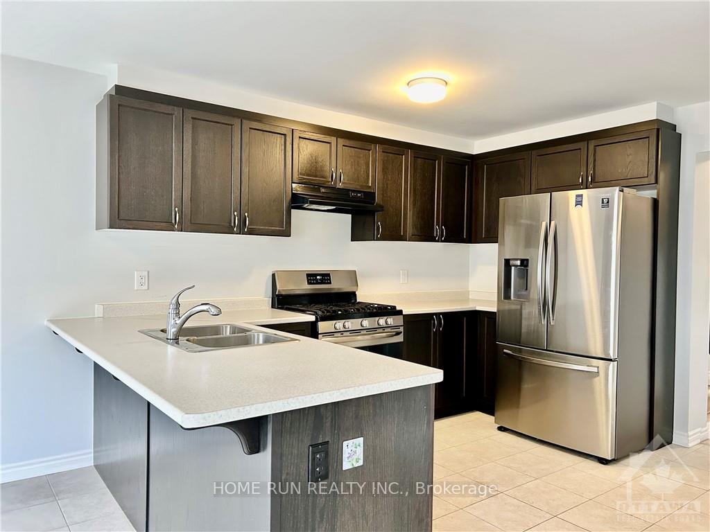 Photo 10 of 1031 Apolune Street, Ottawa, Barrhaven - Half Moon Bay — HOMEH