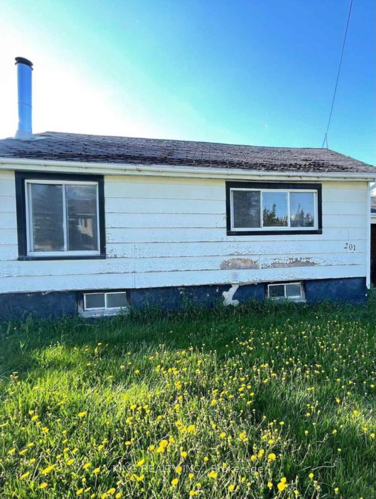 Photo 4 of 201 Third Avenue, Hornepayne, West — HOMEH