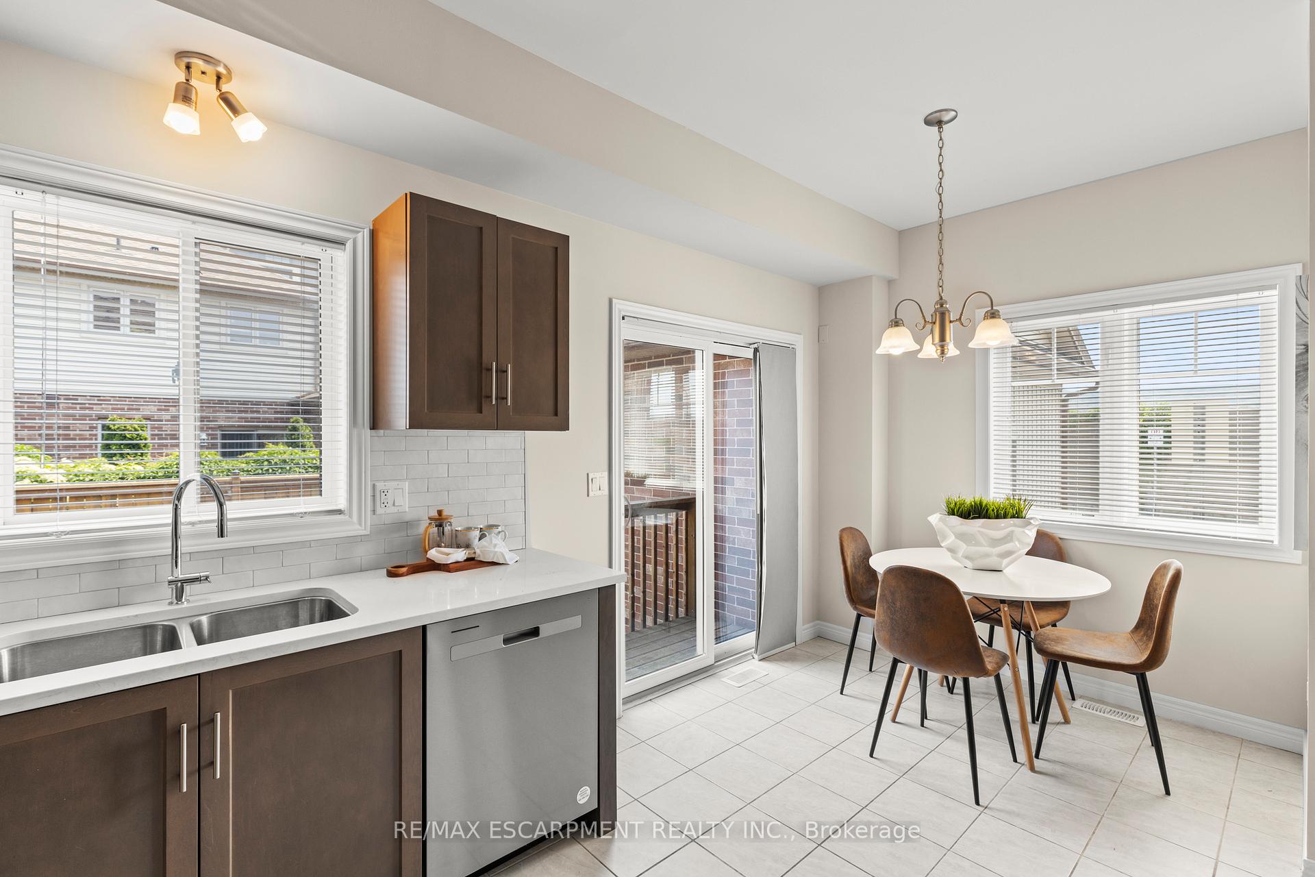 Photo 8 of Unit 44, 8 Lakelawn Road, Grimsby, Grimsby Beach — HOMEH