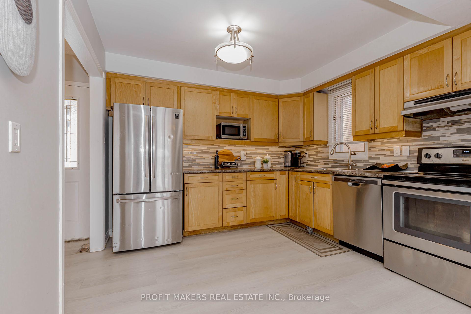 Photo 6 of 35 Letty Avenue, Brampton, Fletcher's West — HOMEH
