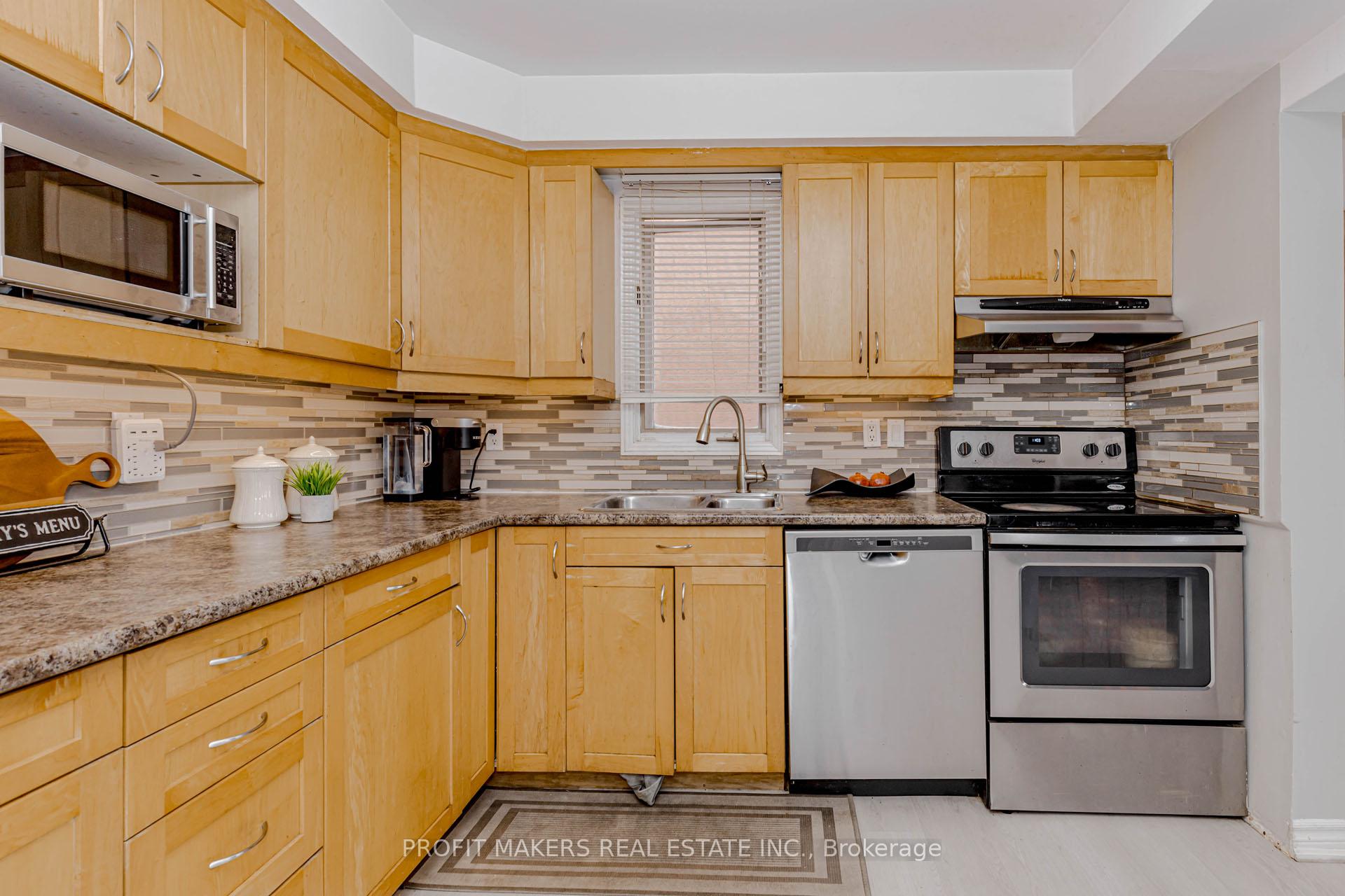 Photo 8 of 35 Letty Avenue, Brampton, Fletcher's West — HOMEH