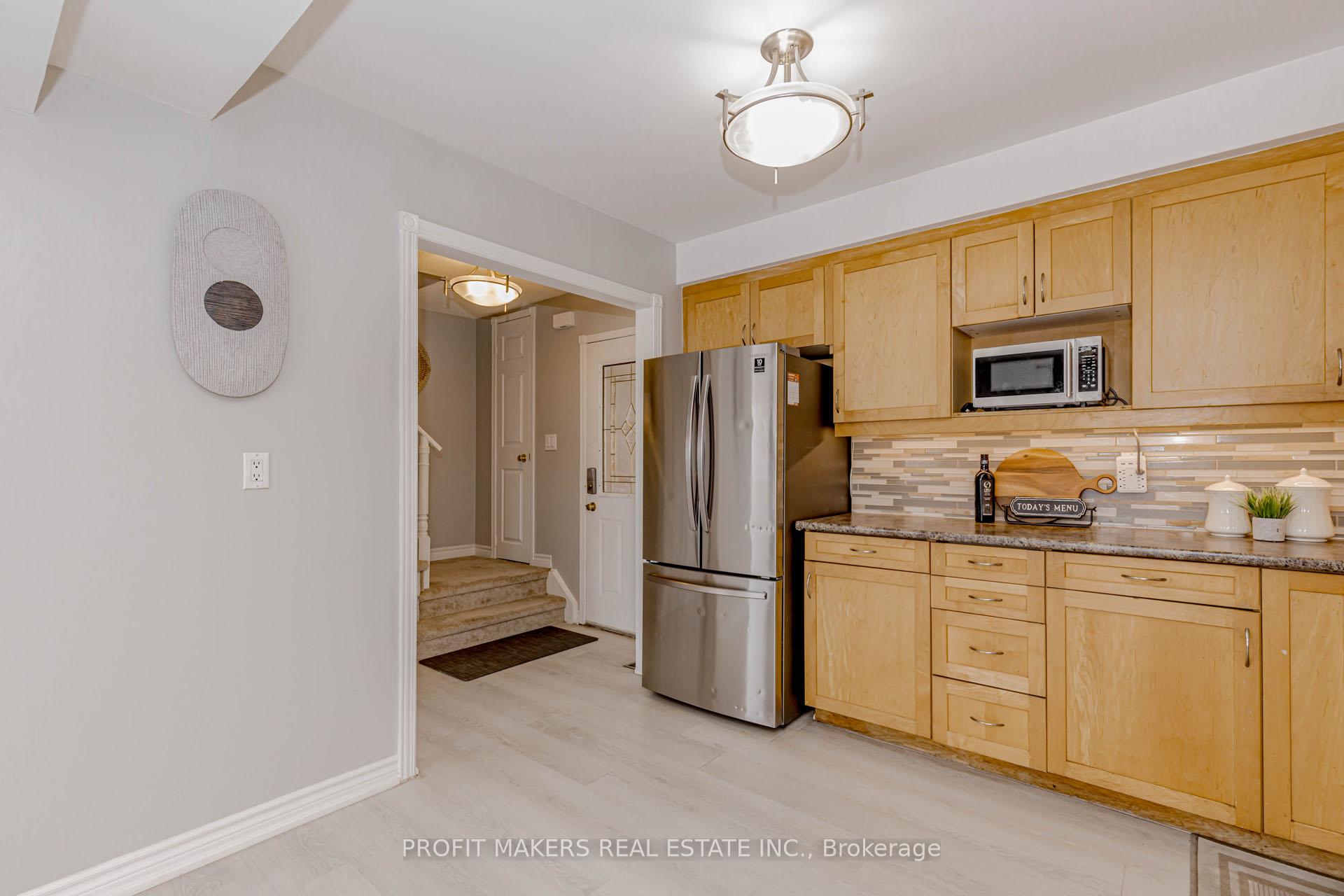 Photo 7 of 35 Letty Avenue, Brampton, Fletcher's West — HOMEH