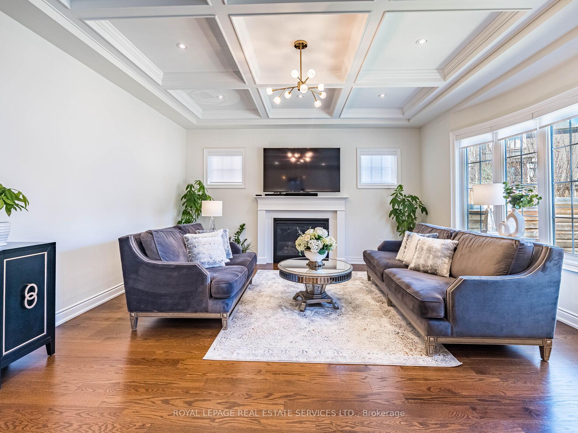 Photo 3 of 23 Grace Lake Court, Vaughan, Kleinburg — HOMEH