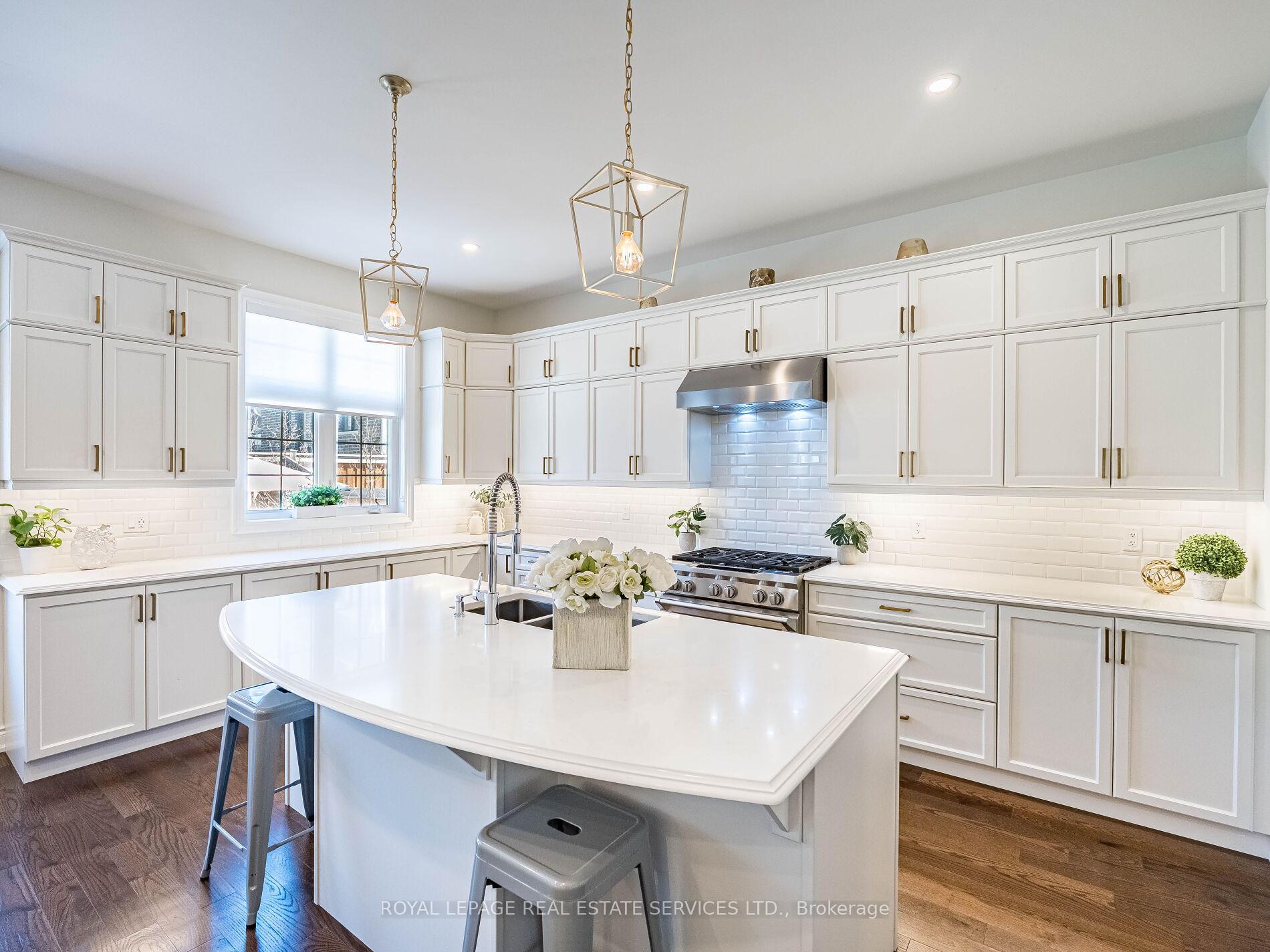 Photo 16 of 23 Grace Lake Court, Vaughan, Kleinburg — HOMEH