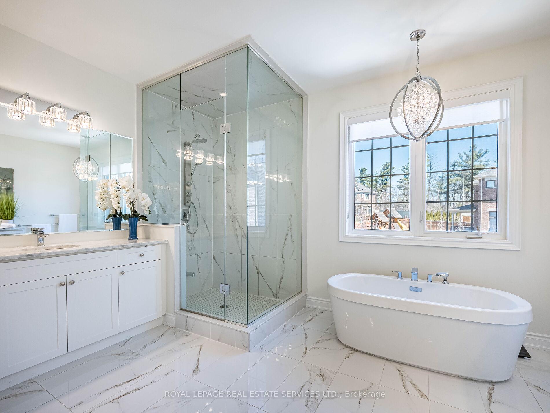 Photo 15 of 23 Grace Lake Court, Vaughan, Kleinburg — HOMEH