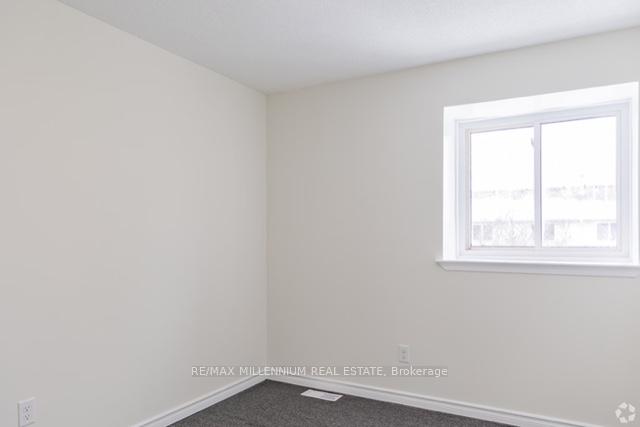 Photo 4 of Unit 29, 414 Stone Road, Guelph, Clairfields/Hanlon Business Park — HOMEH