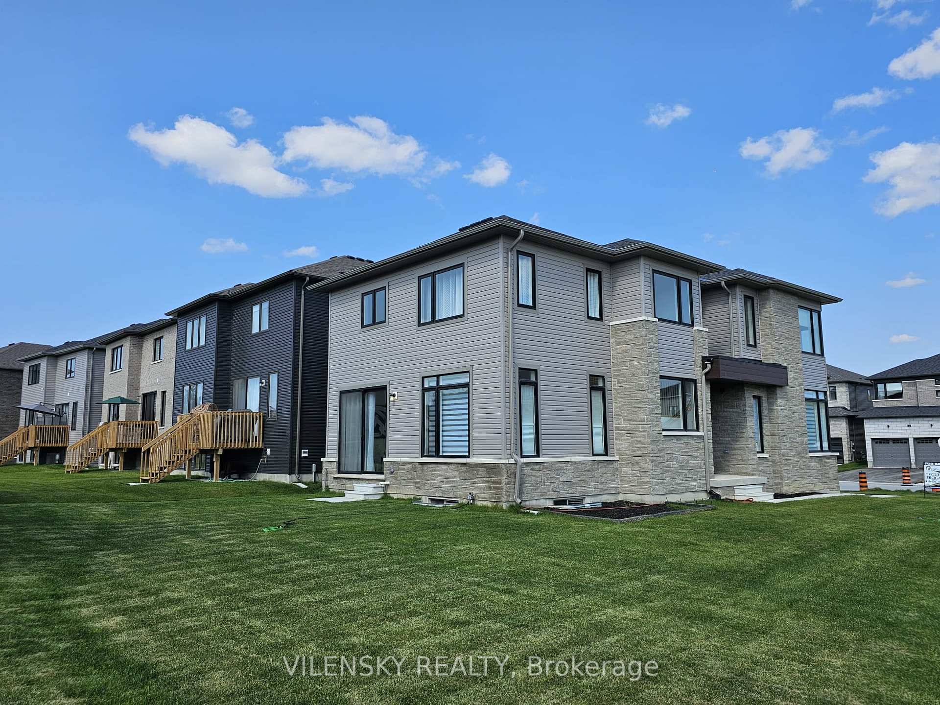 Photo 1 of 14 Tran Street, Wasaga Beach — HOMEH