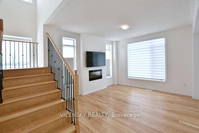 Photo 3 of 14 Tran Street, Wasaga Beach — HOMEH