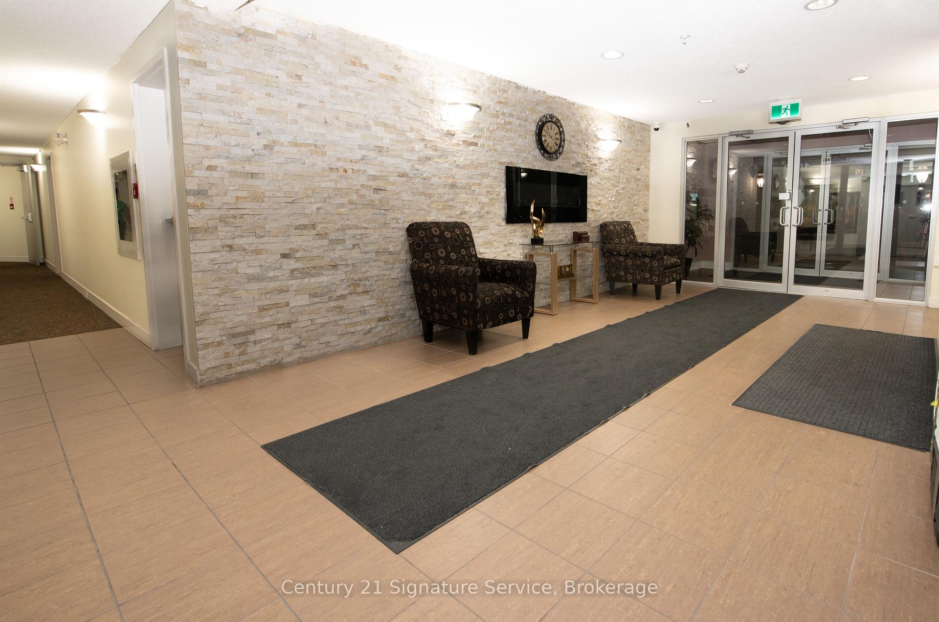 Photo 11 of Unit 1109, 8 Dayspring Circle, Brampton, Goreway Drive Corridor — HOMEH