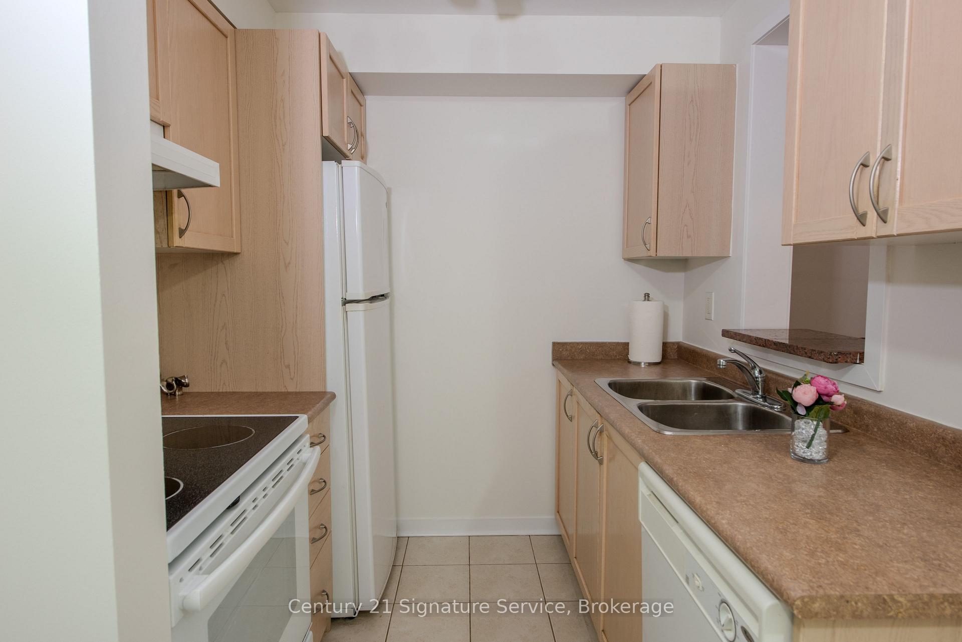 Photo 7 of Unit 1109, 8 Dayspring Circle, Brampton, Goreway Drive Corridor — HOMEH