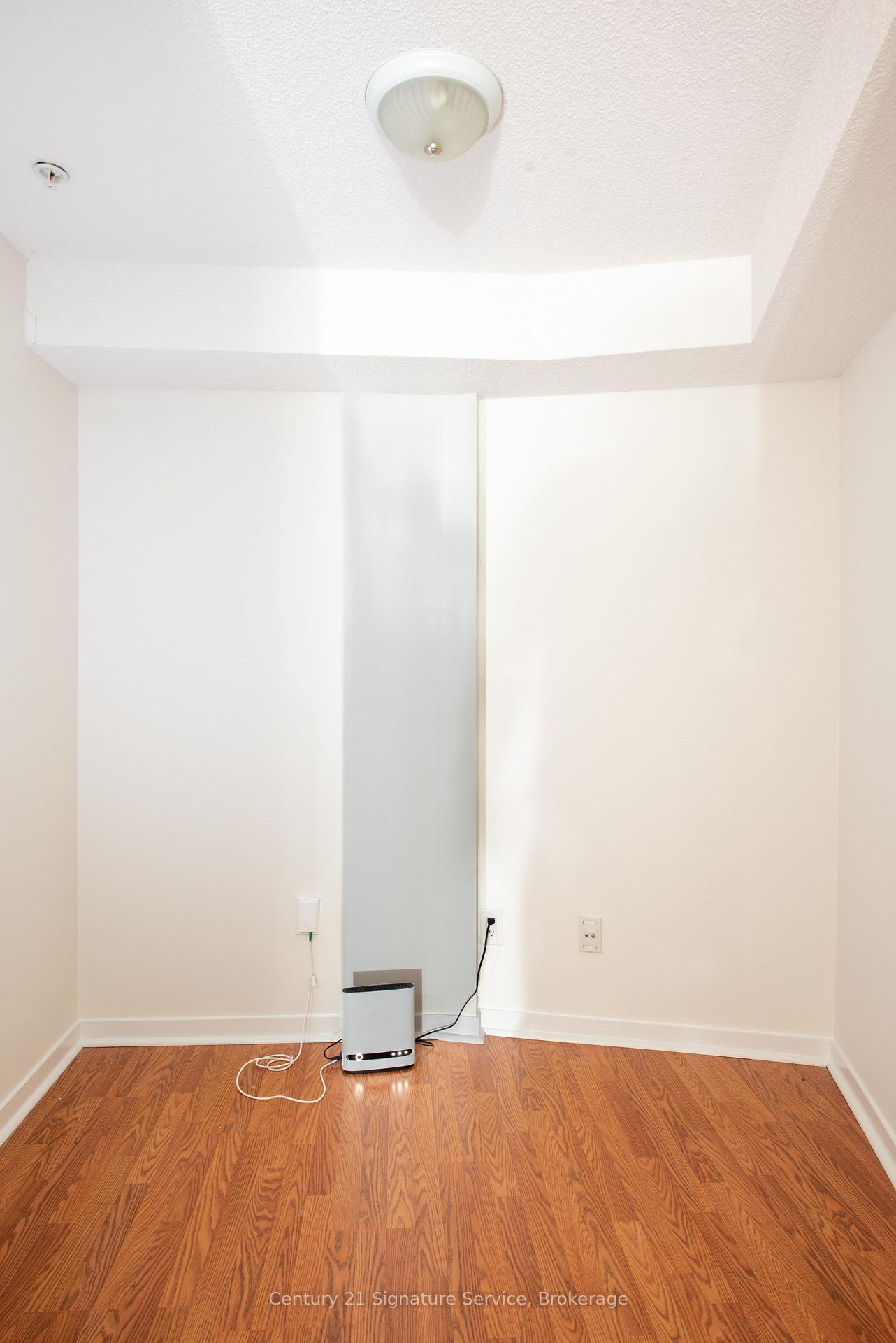 Photo 8 of Unit 1109, 8 Dayspring Circle, Brampton, Goreway Drive Corridor — HOMEH