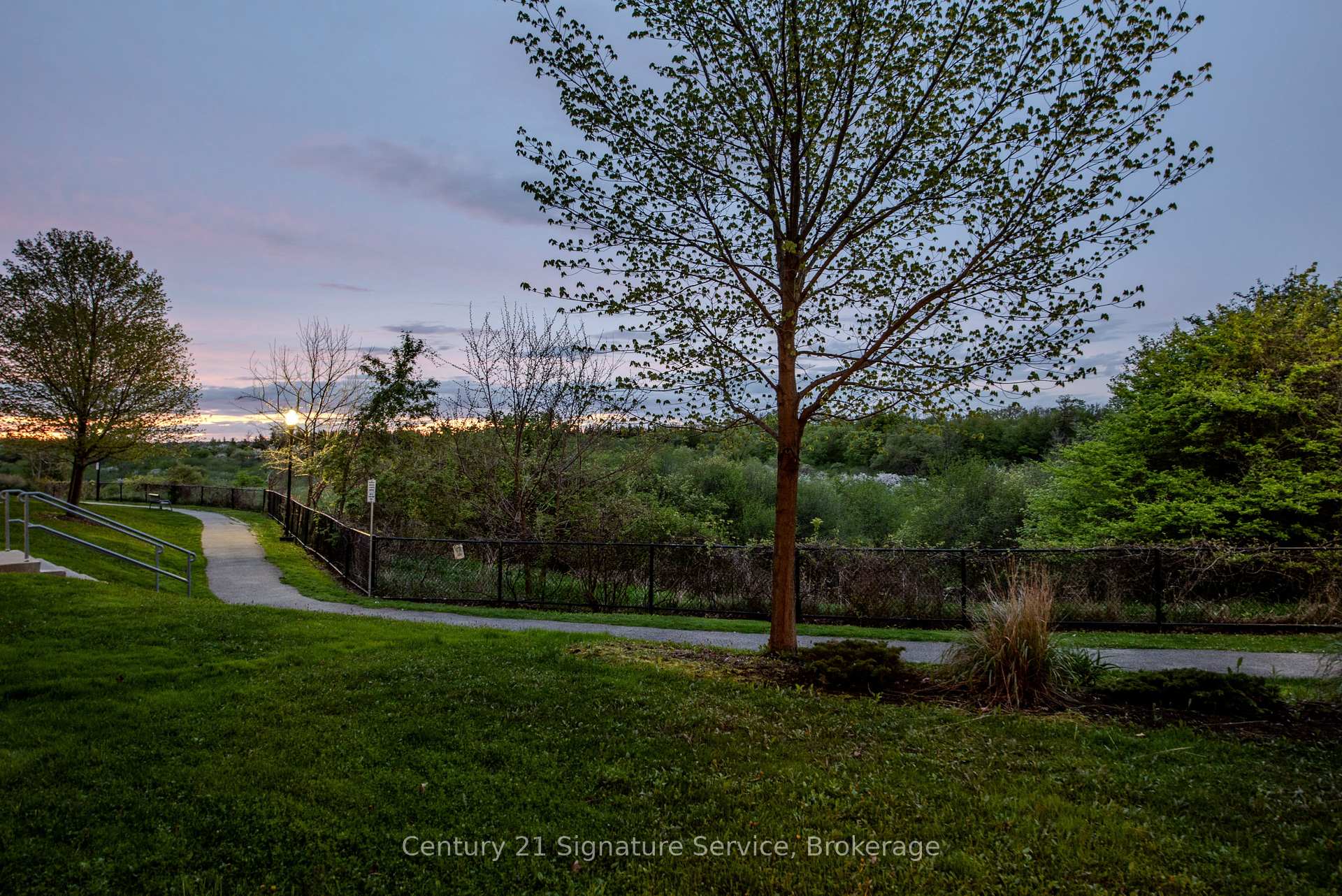 Photo 9 of Unit 1109, 8 Dayspring Circle, Brampton, Goreway Drive Corridor — HOMEH