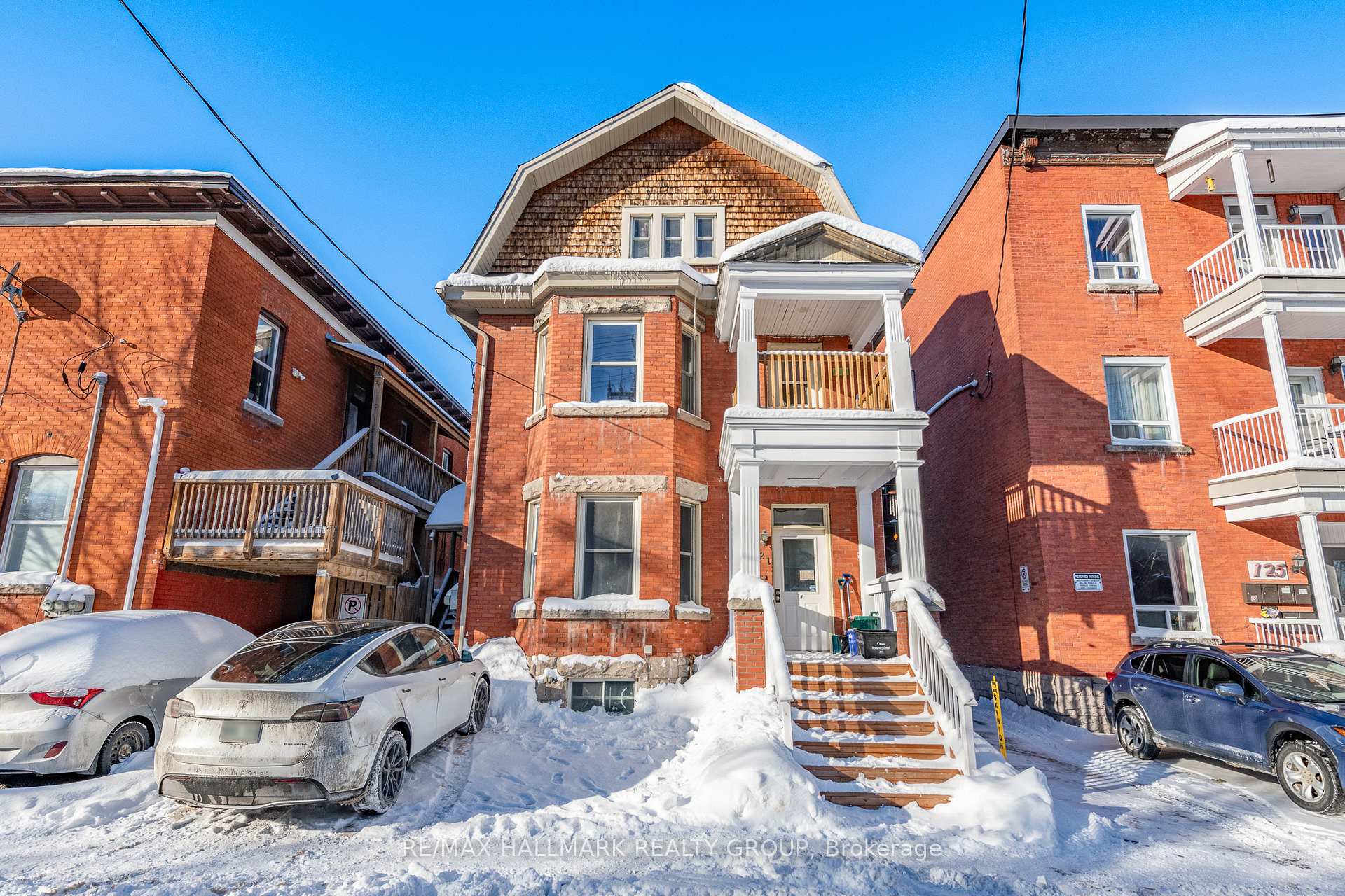 Front of 121 Osgoode Street