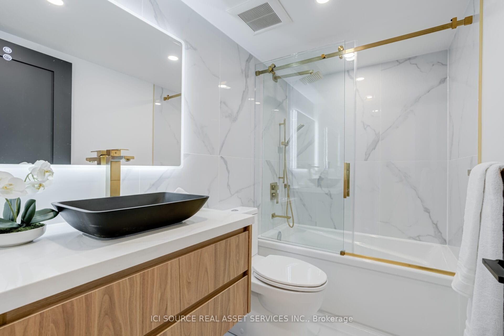 Photo 10 of Unit 306, 2175 Marine Drive, Oakville, Bronte — HOMEH