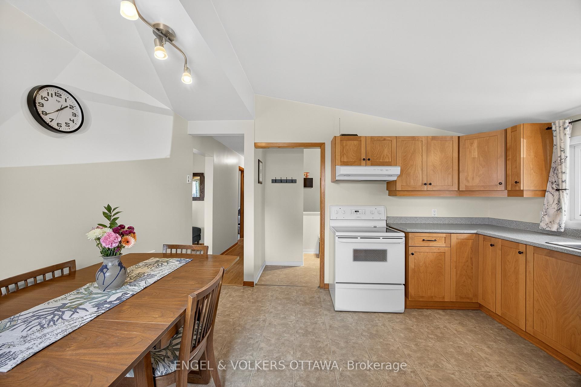 Photo 26 of 3250E River Road, Ottawa, Osgoode — HOMEH
