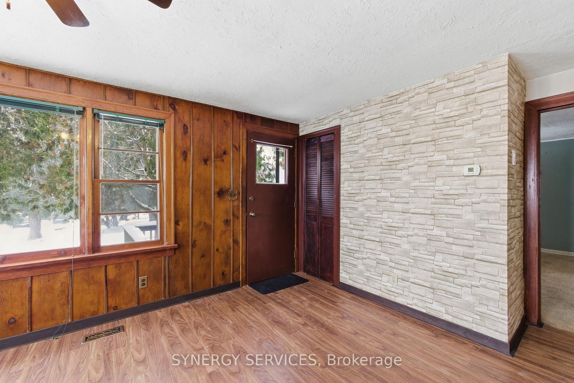 Photo 3 of 92 Laurel Street, Brant, Paris — HOMEH