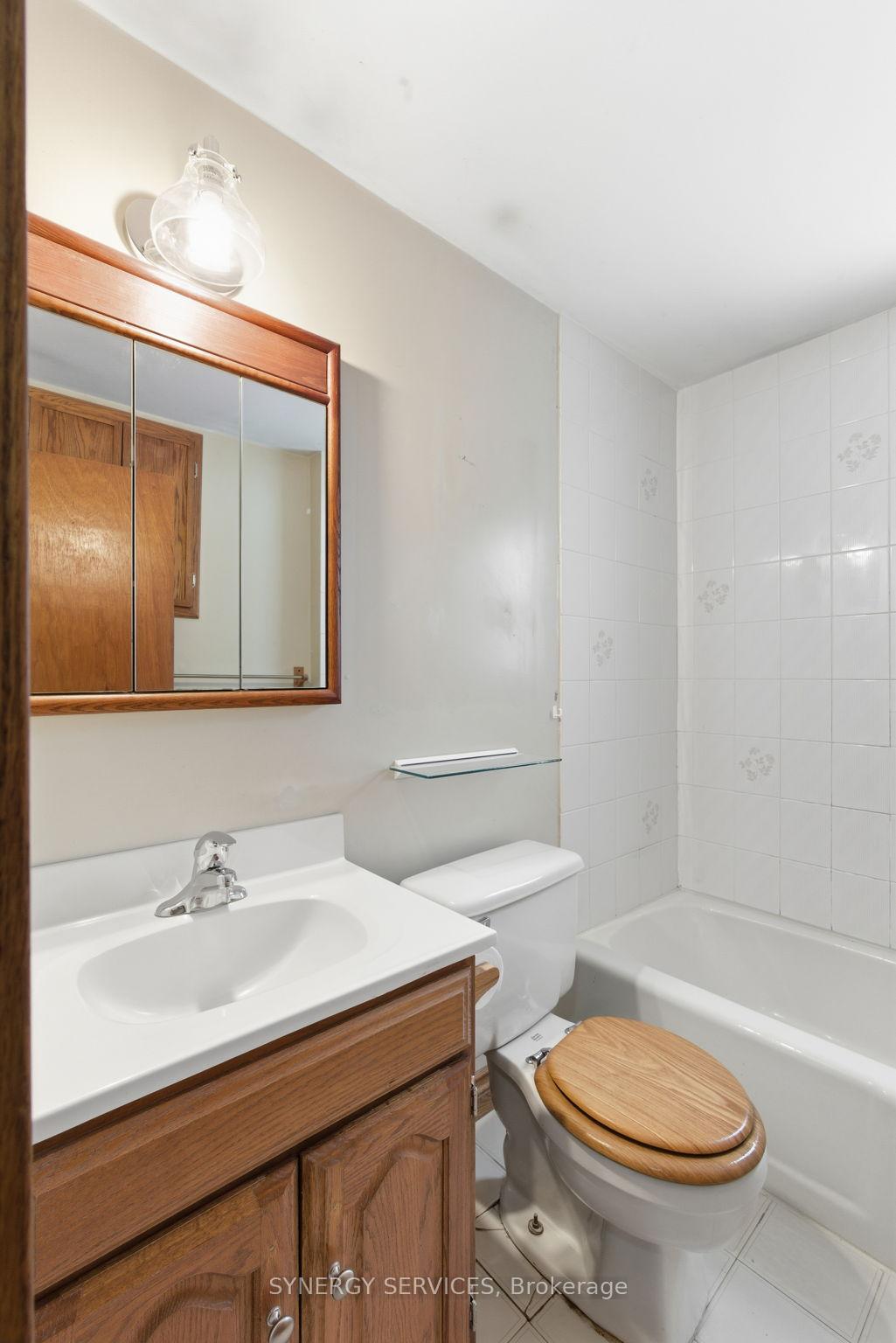 Photo 4 of 92 Laurel Street, Brant, Paris — HOMEH