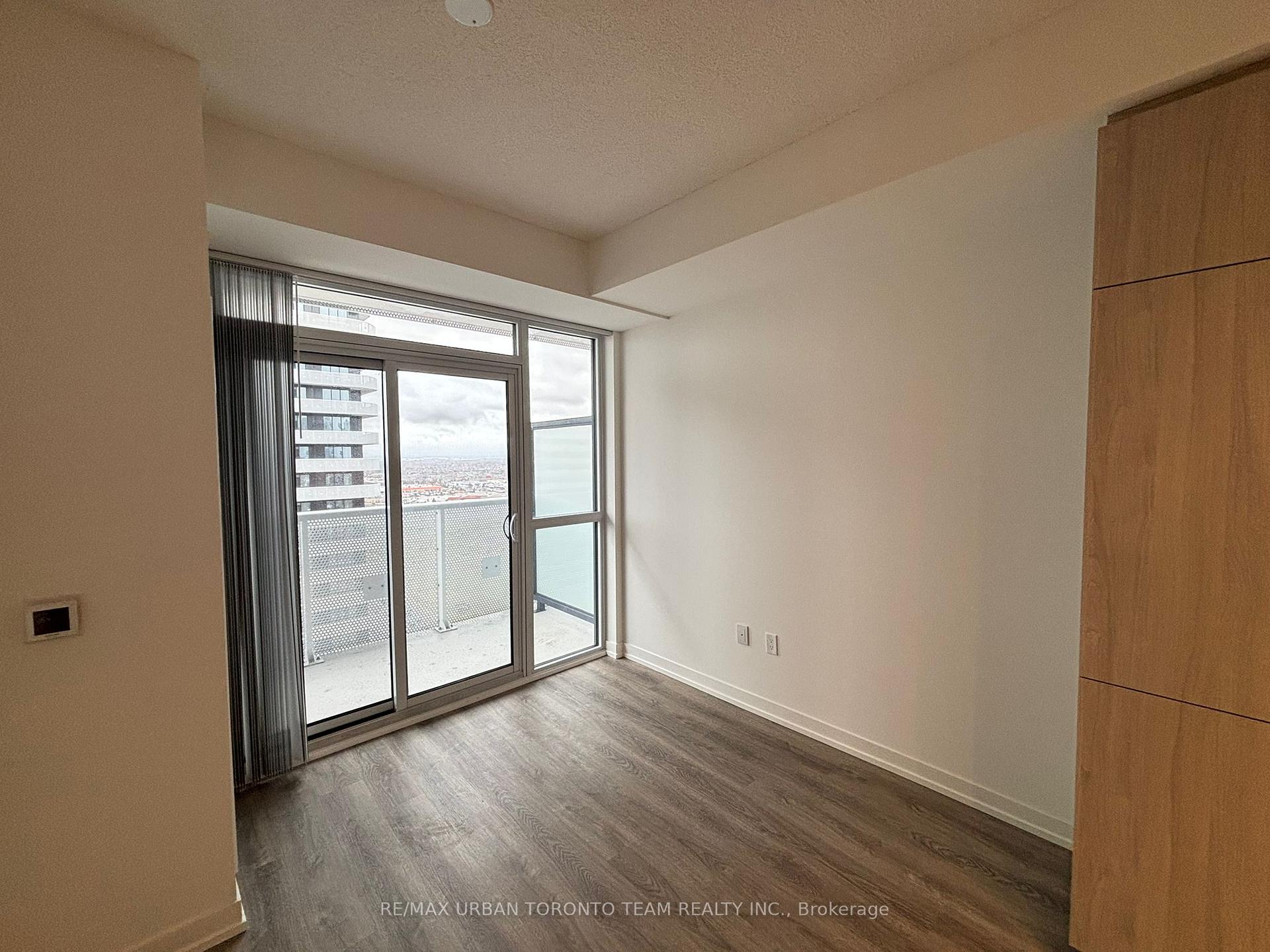 Photo 5 of Unit 2615, 8 Interchange Way, Vaughan, Vaughan Corporate Centre — HOMEH