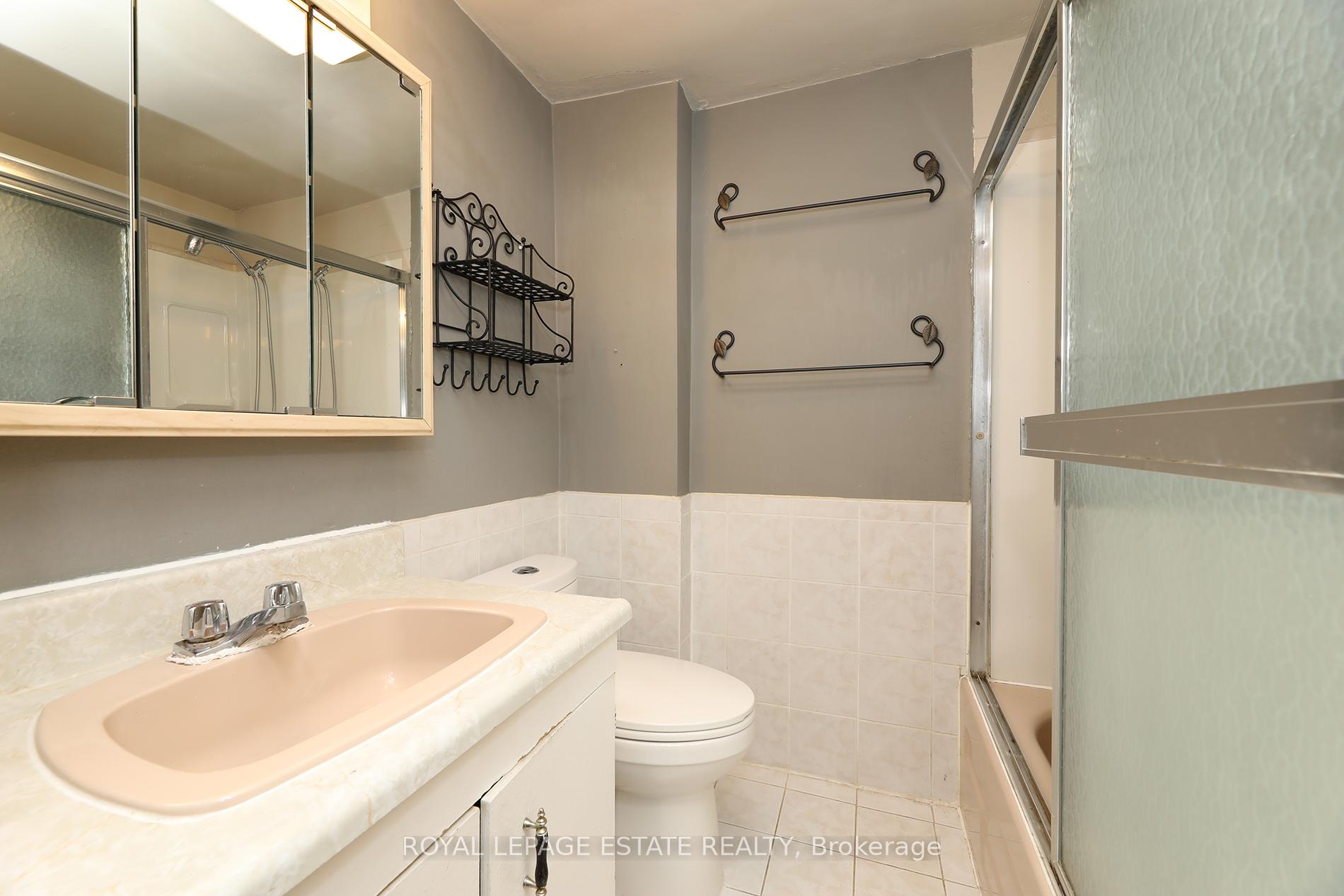 Photo 9 of 183 Waverley Road, Toronto, The Beaches — HOMEH