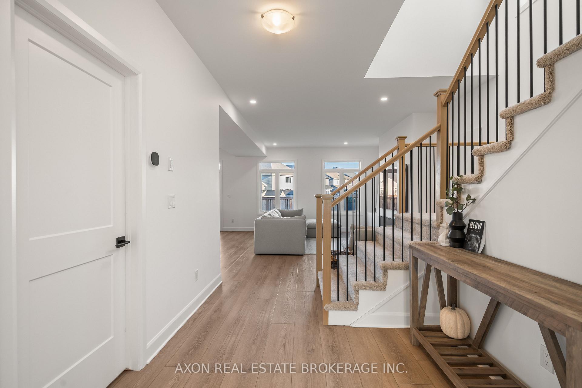 Photo 4 of 819 Riverview Way, Kingston, Kingston East (Incl Barret Crt) — HOMEH