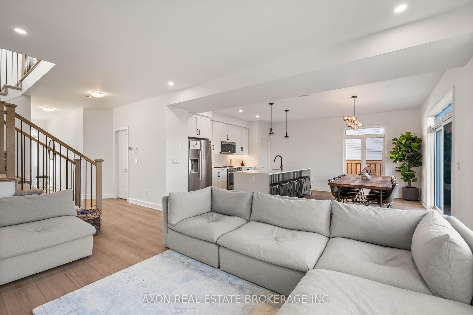 Photo 8 of 819 Riverview Way, Kingston, Kingston East (Incl Barret Crt) — HOMEH