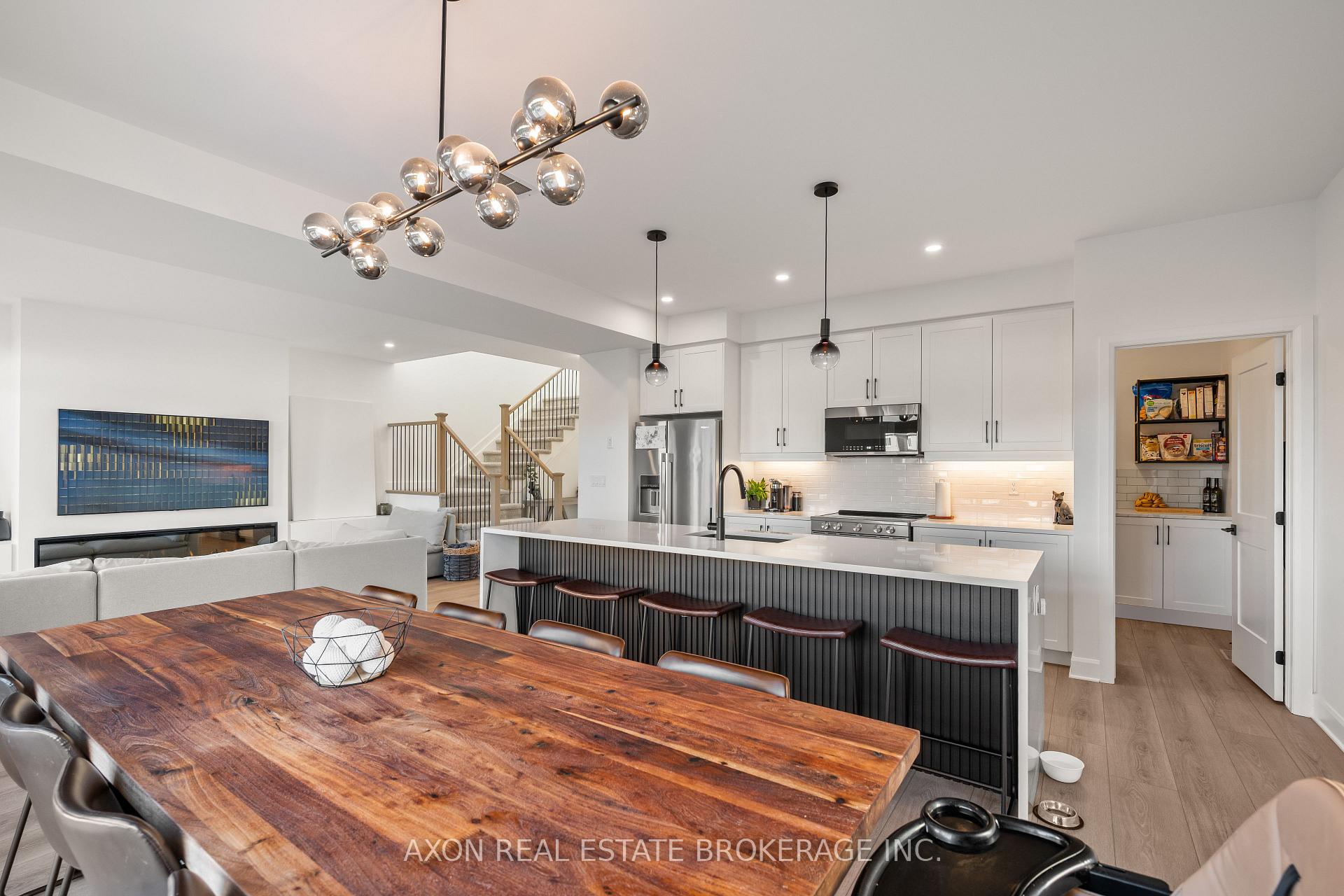 Photo 10 of 819 Riverview Way, Kingston, Kingston East (Incl Barret Crt) — HOMEH