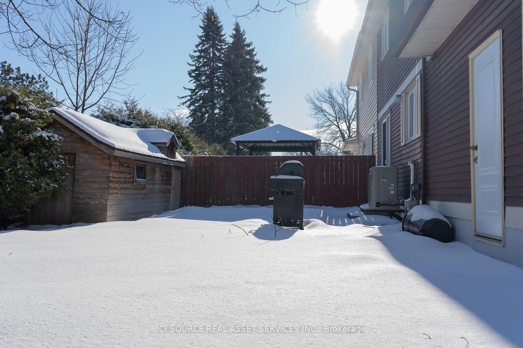 Photo 3 of 768 Vinette Crescent, Ottawa, Chatelaine Village — HOMEH