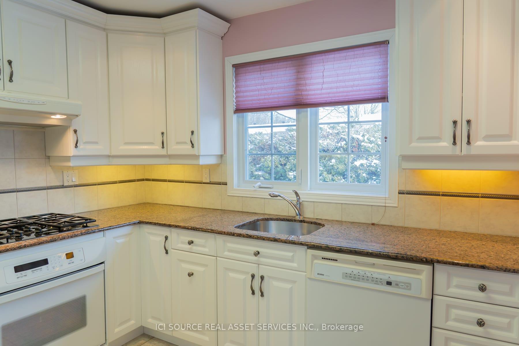 Photo 7 of 768 Vinette Crescent, Ottawa, Chatelaine Village — HOMEH