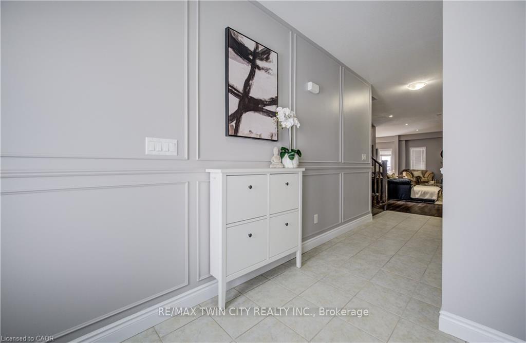 Photo 5 of 502 Woodbine Avenue, Kitchener — HOMEH