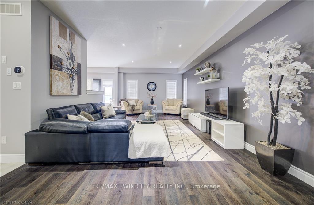 Photo 11 of 502 Woodbine Avenue, Kitchener — HOMEH
