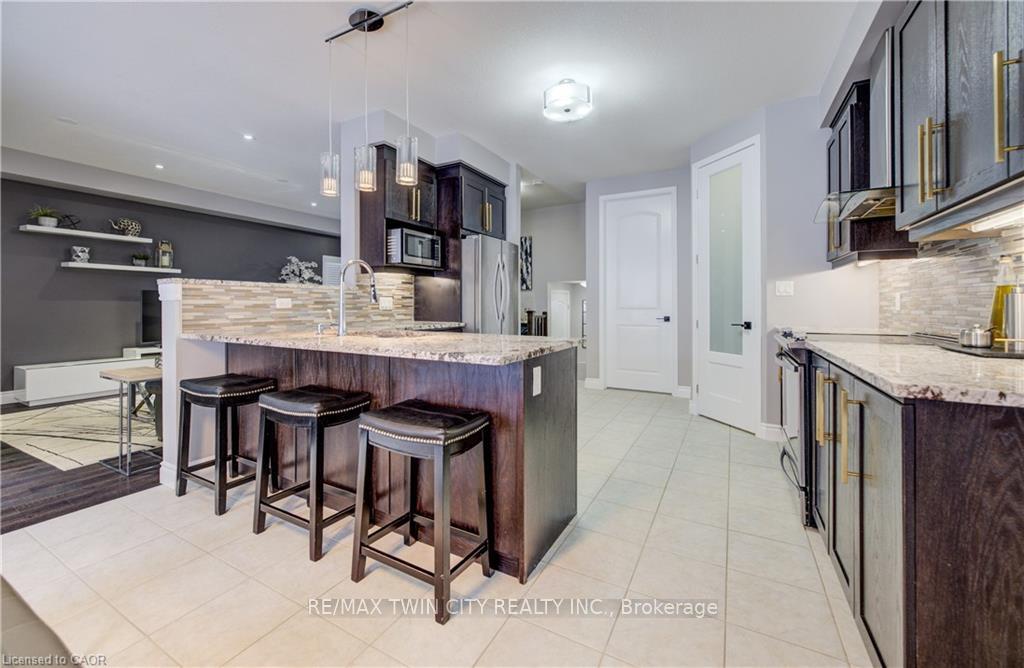 Photo 17 of 502 Woodbine Avenue, Kitchener — HOMEH