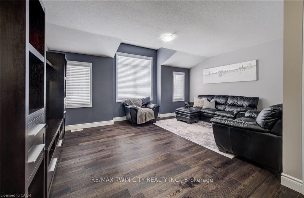 Photo 2 of 502 Woodbine Avenue, Kitchener — HOMEH