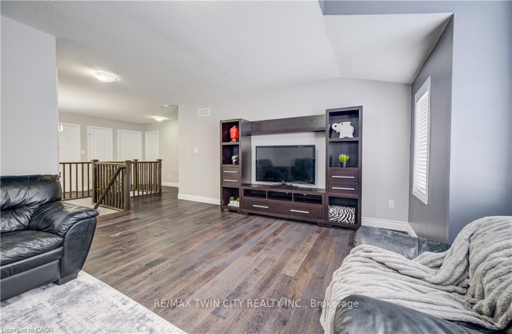 Photo 32 of 502 Woodbine Avenue, Kitchener — HOMEH