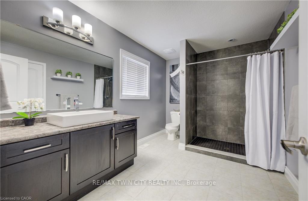 Photo 26 of 502 Woodbine Avenue, Kitchener — HOMEH