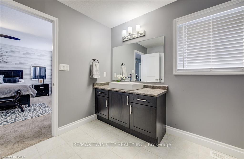 Photo 42 of 502 Woodbine Avenue, Kitchener — HOMEH