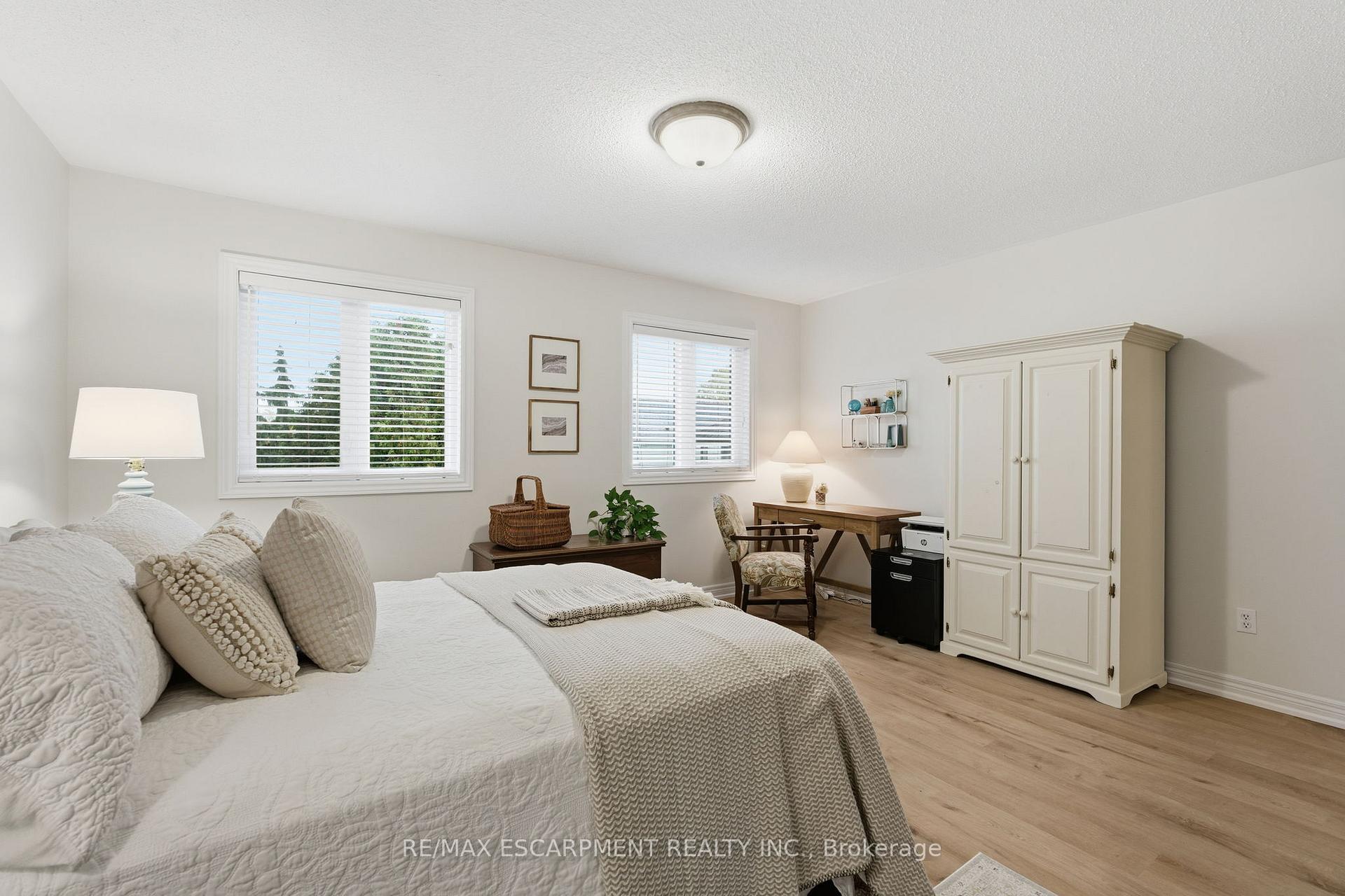 Photo 17 of 9 Slater Court, Hamilton, Waterdown — HOMEH
