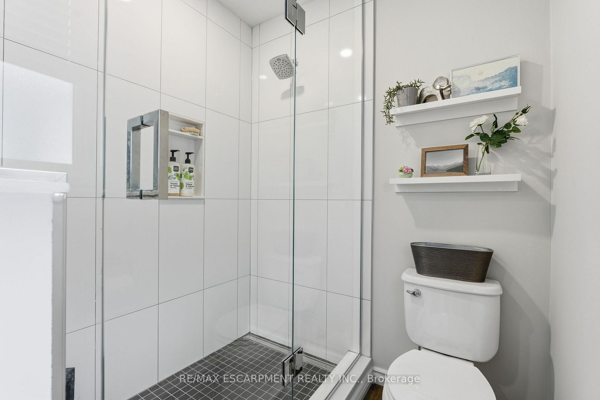 Photo 15 of 9 Slater Court, Hamilton, Waterdown — HOMEH