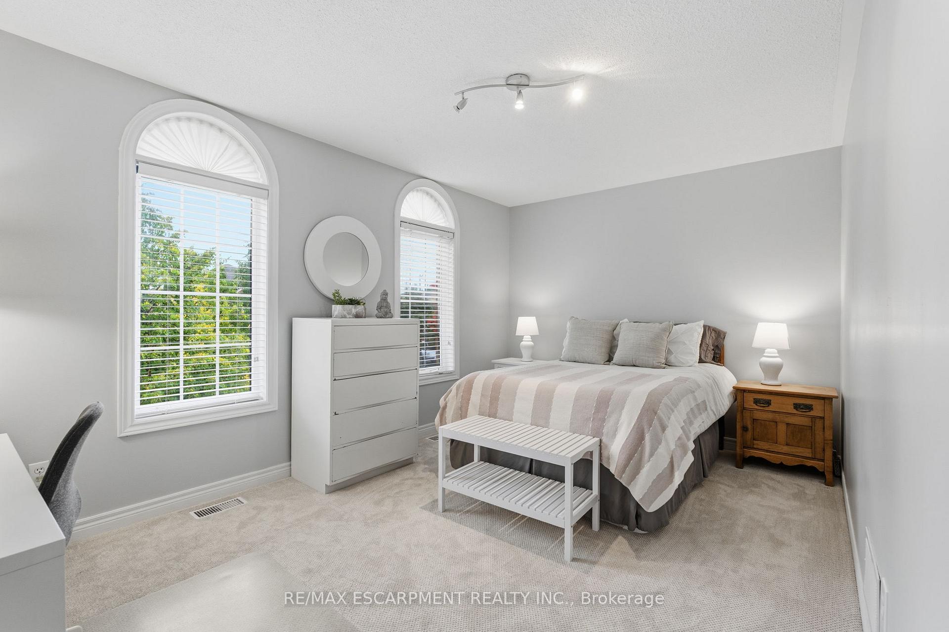 Photo 25 of 9 Slater Court, Hamilton, Waterdown — HOMEH
