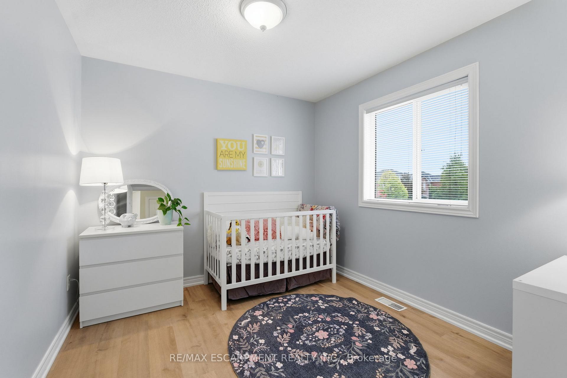 Photo 9 of 9 Slater Court, Hamilton, Waterdown — HOMEH