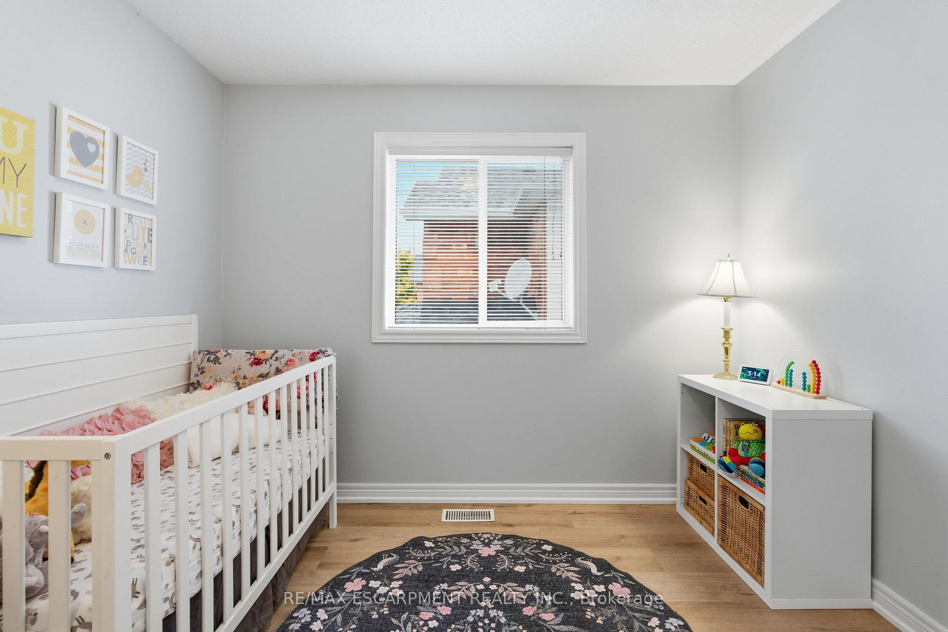 Photo 27 of 9 Slater Court, Hamilton, Waterdown — HOMEH