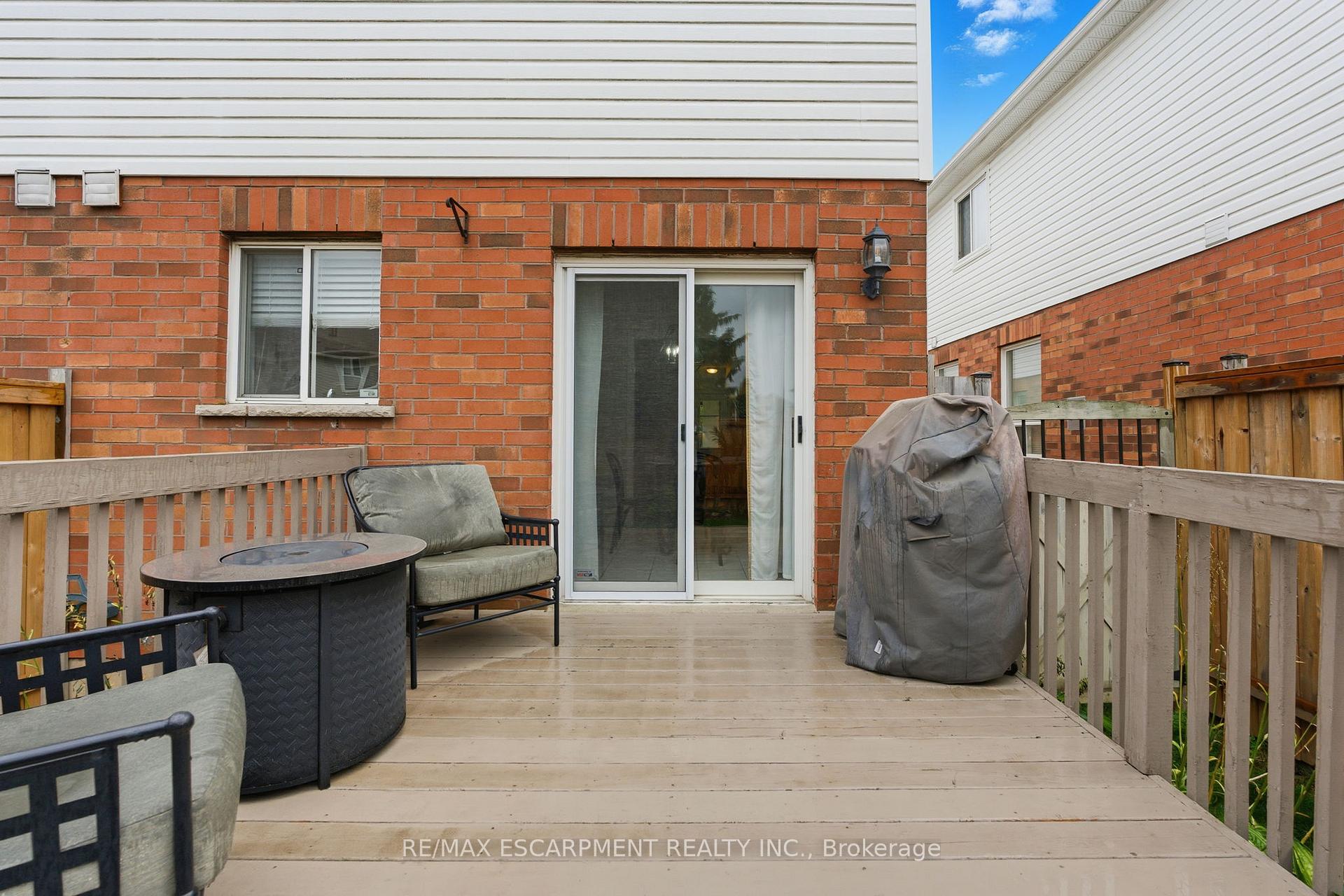 Photo 21 of 9 Slater Court, Hamilton, Waterdown — HOMEH