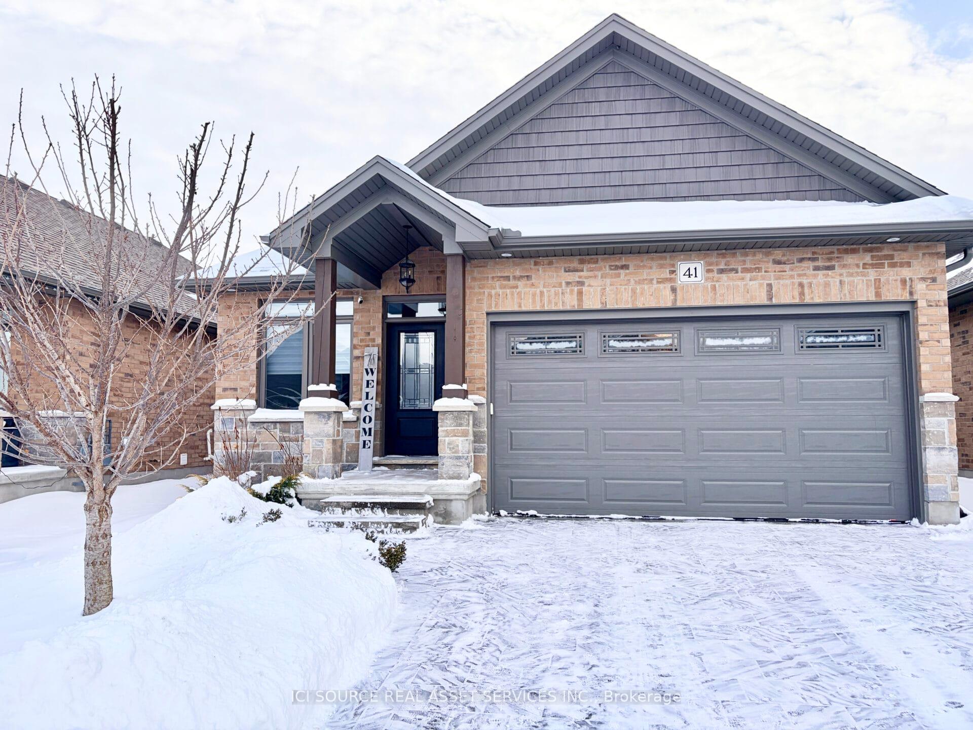 Front of Unit 41, 159 Collins Way