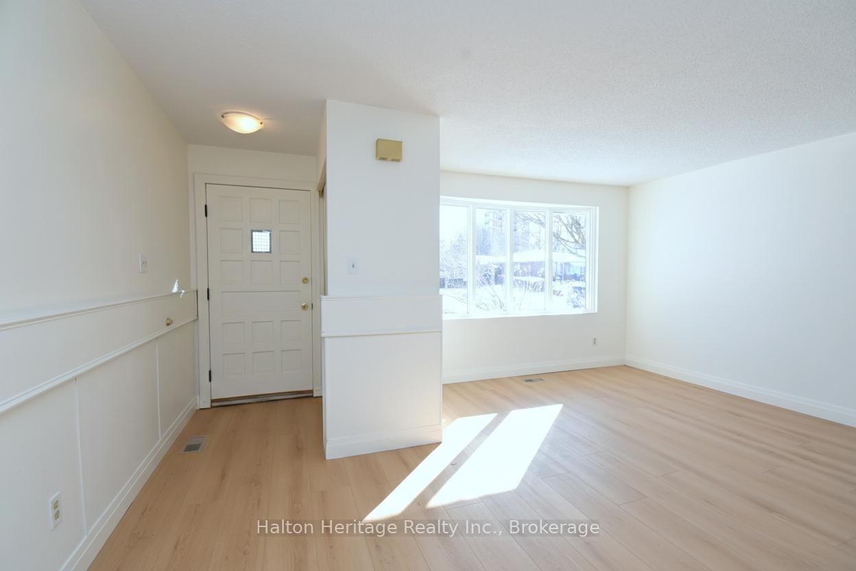 Photo 3 of 123 Woodman Drive N, Hamilton, Kentley — HOMEH