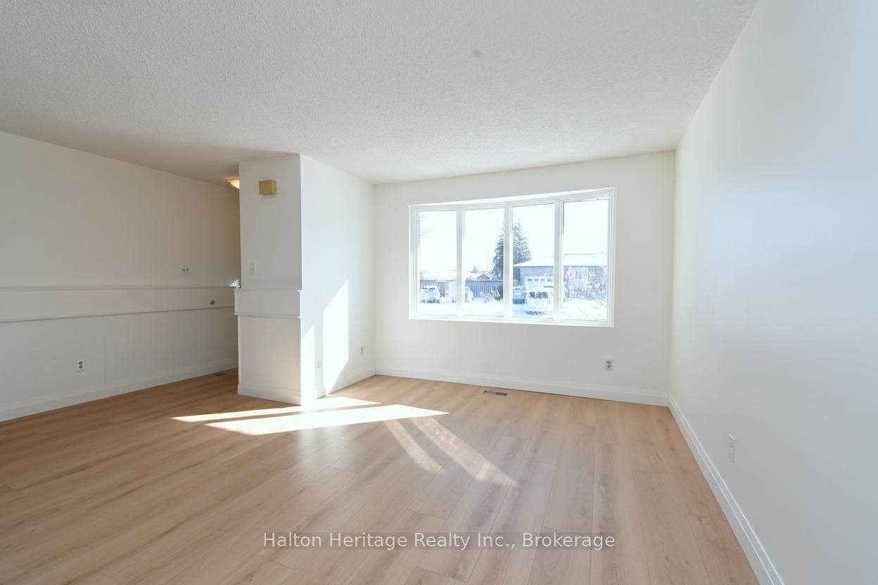 Photo 8 of 123 Woodman Drive N, Hamilton, Kentley — HOMEH