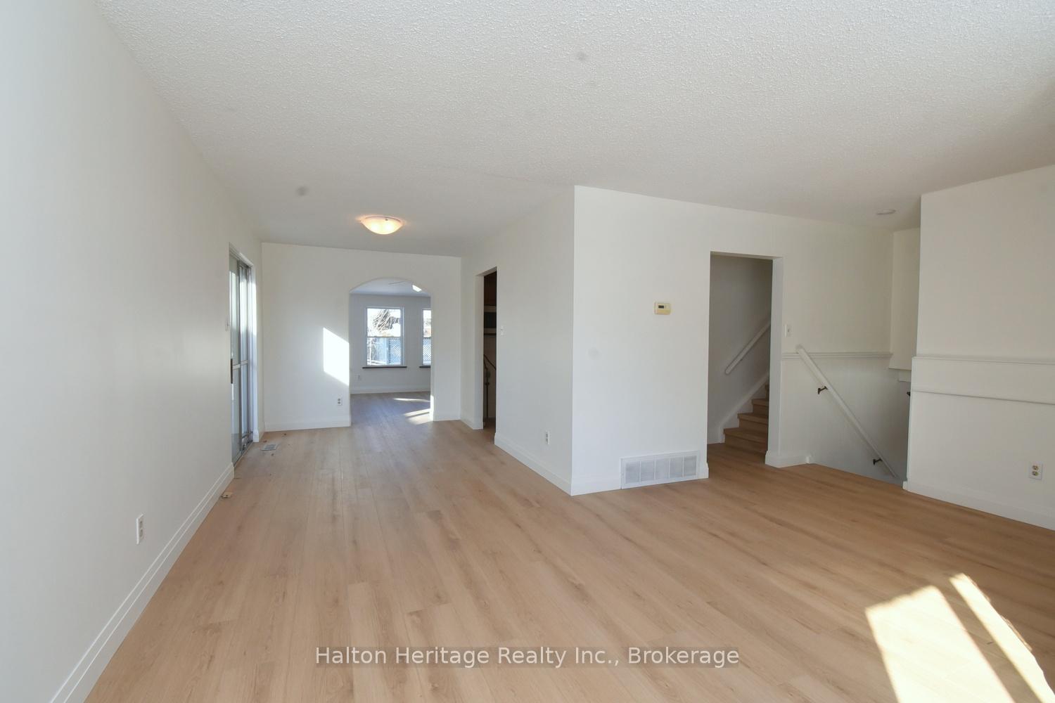 Photo 6 of 123 Woodman Drive N, Hamilton, Kentley — HOMEH