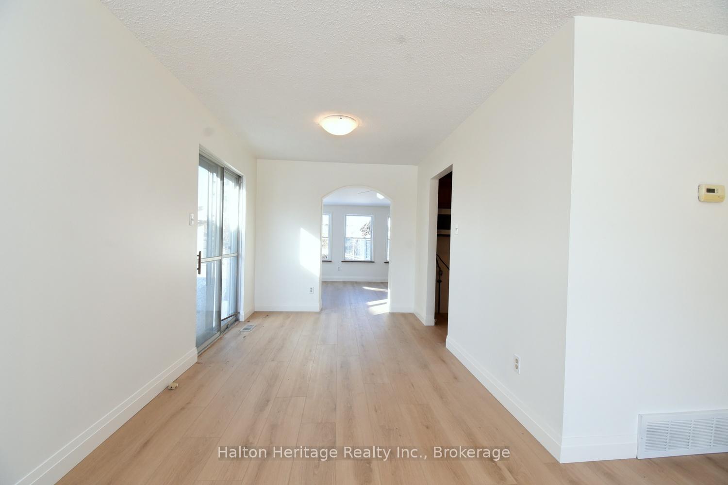 Photo 7 of 123 Woodman Drive N, Hamilton, Kentley — HOMEH