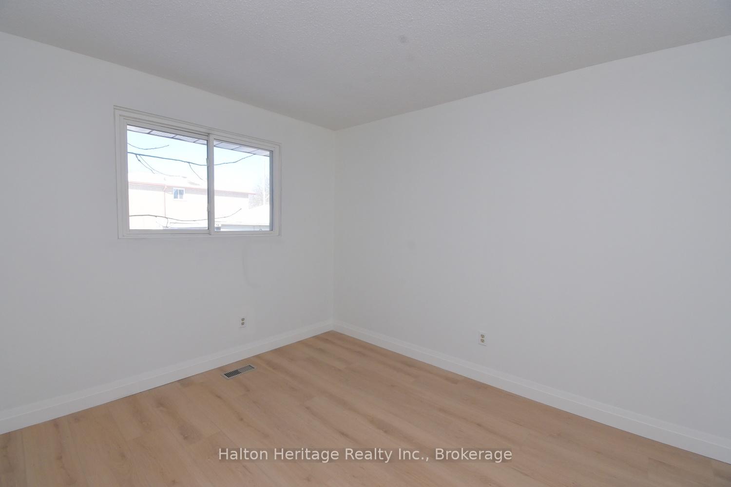 Photo 20 of 123 Woodman Drive N, Hamilton, Kentley — HOMEH