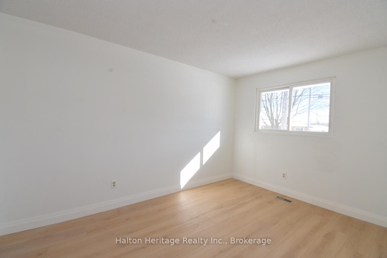 Photo 21 of 123 Woodman Drive N, Hamilton, Kentley — HOMEH