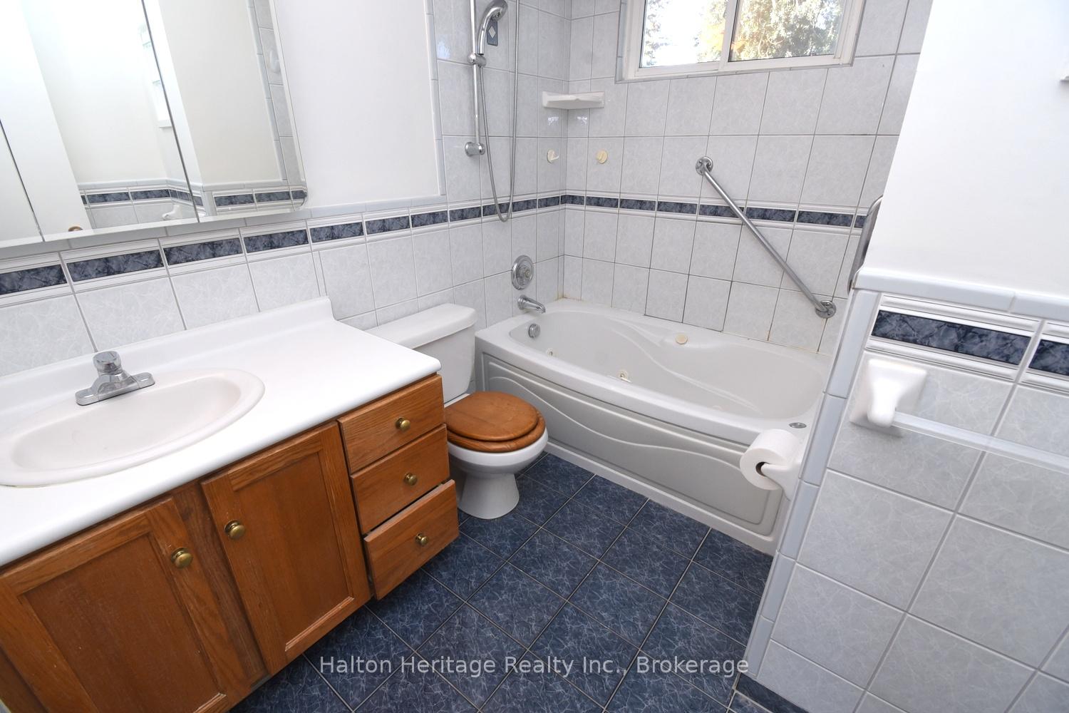 Photo 23 of 123 Woodman Drive N, Hamilton, Kentley — HOMEH